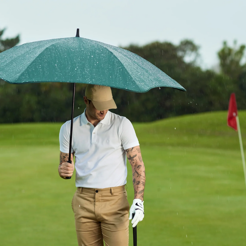 BLUNT Sport Umbrella Lifestyle